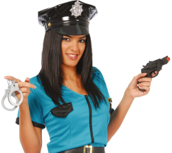 Politi pistol og håndjern